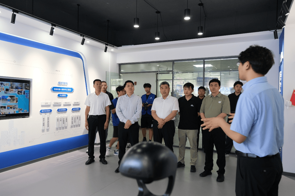智能引擎，智造未來 濰坊啟用全國首個城市級智能機器人服務中心